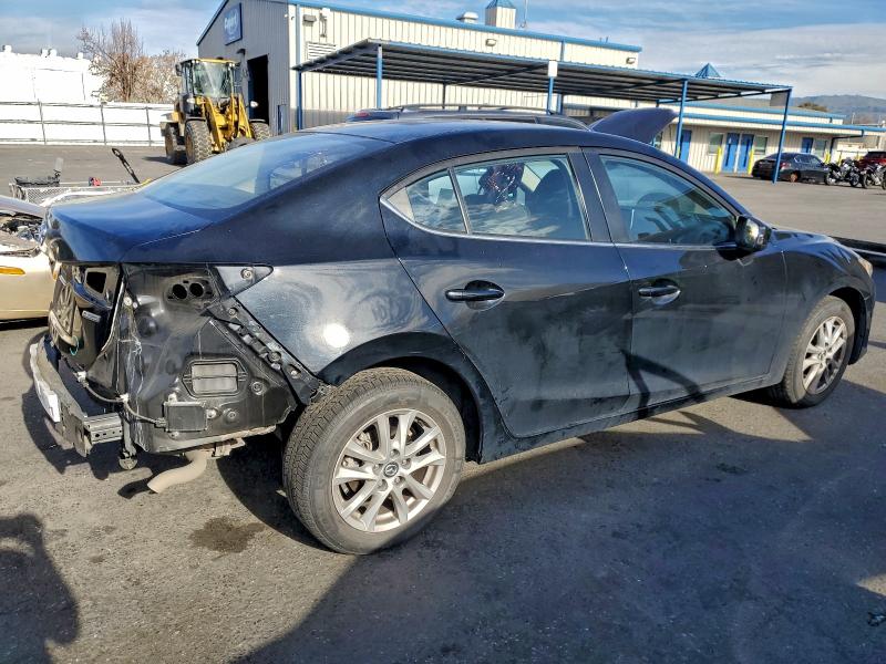 Фото 3 - MAZDA 3