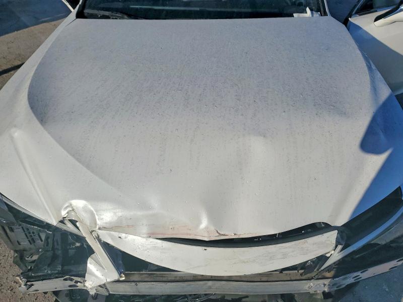 Фото 11 - LEXUS IS