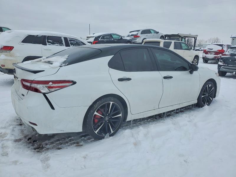 Фото 3 - TOYOTA CAMRY