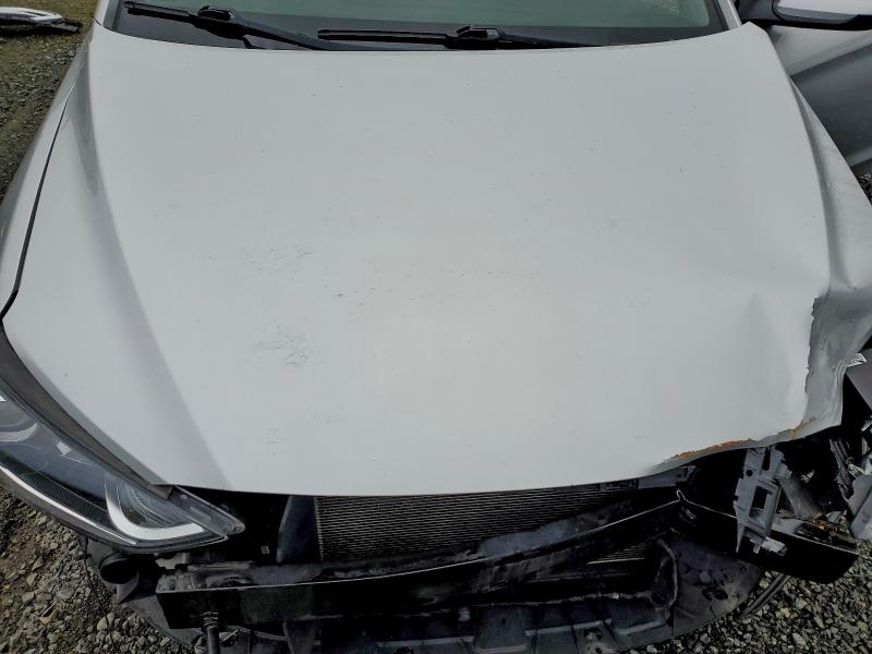 Фото 11 - HYUNDAI ELANTRA