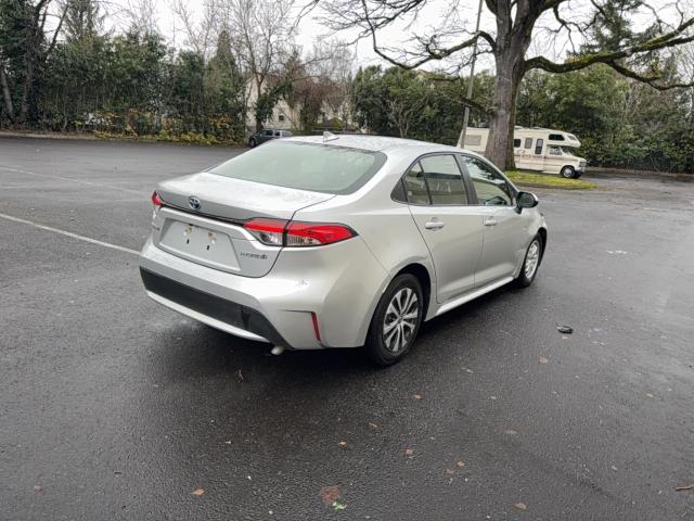 Фото 4 - TOYOTA COROLLA