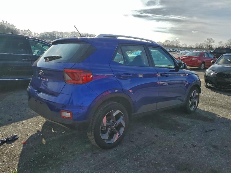 Фото 3 - HYUNDAI VENUE