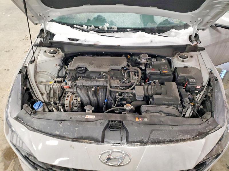 Фото 11 - HYUNDAI ELANTRA