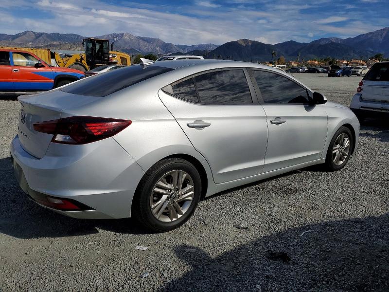 Фото 3 - HYUNDAI ELANTRA