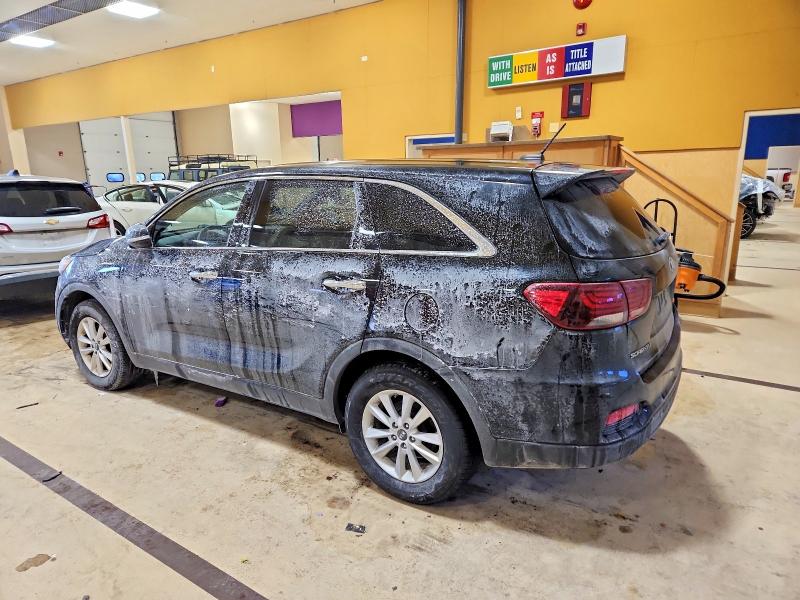 Фото 2 - KIA SORENTO