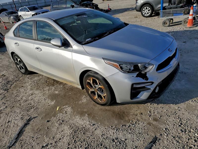 Фото 4 - KIA FORTE