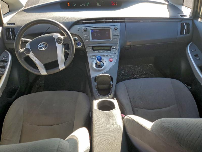 Фото 8 - TOYOTA PRIUS