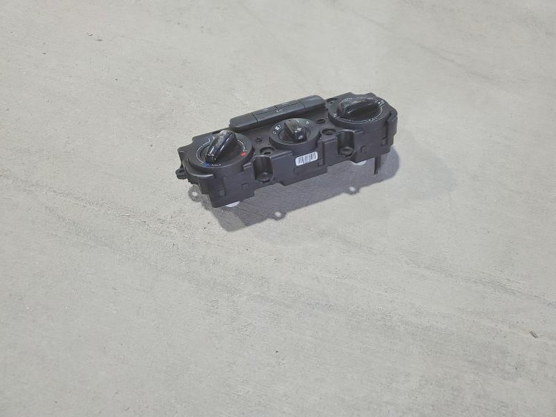 Фото 12 - VOLKSWAGEN JETTA