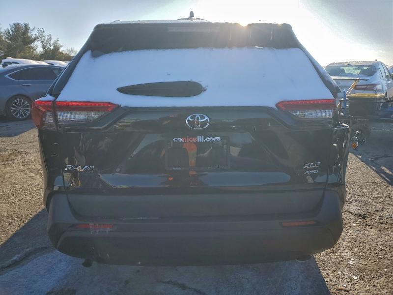 Фото 6 - TOYOTA RAV4