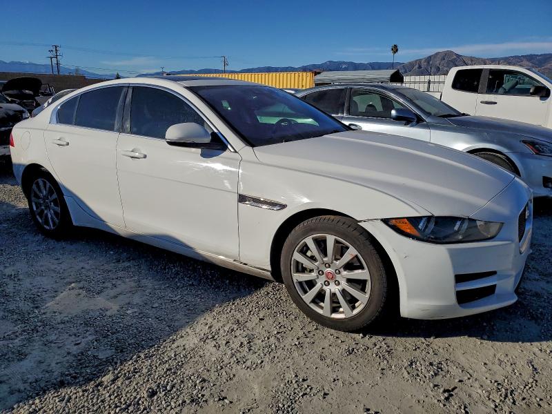Фото 4 - JAGUAR XE