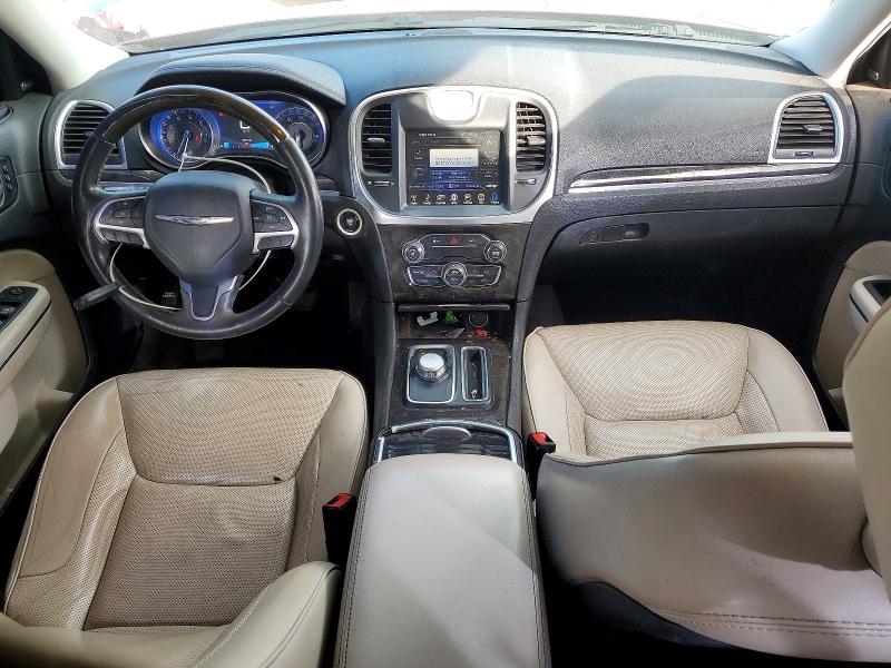 Фото 8 - CHRYSLER 300