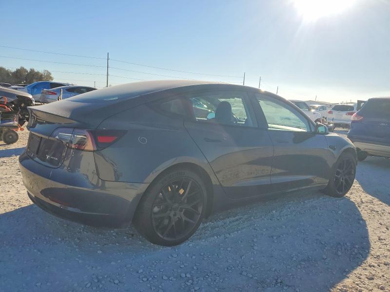 Фото 3 - TESLA MODEL 3