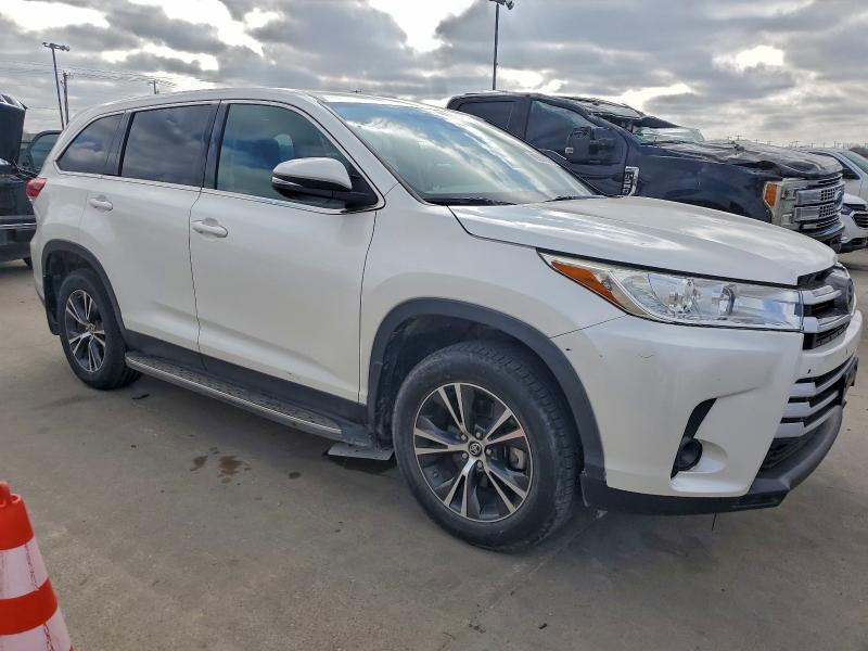 Фото 4 - TOYOTA HIGHLANDER