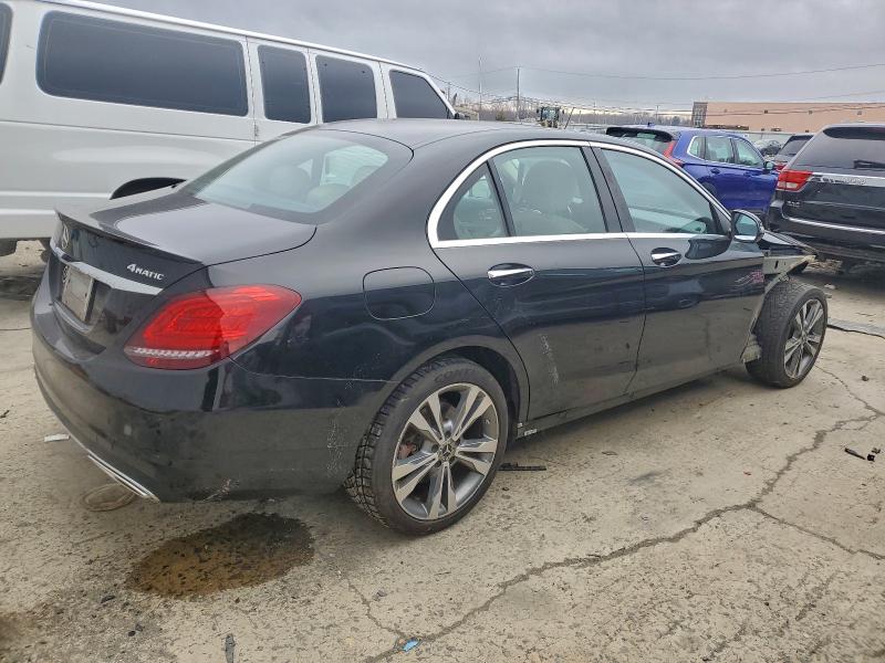 Фото 3 - MERCEDES-BENZ C-CLASS