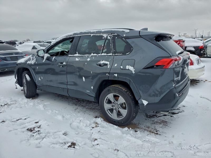 Фото 2 - TOYOTA RAV4