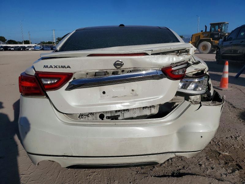 Фото 6 - NISSAN MAXIMA