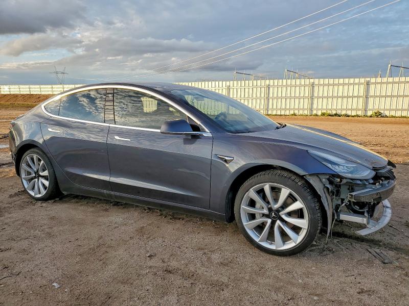 Фото 4 - TESLA MODEL 3