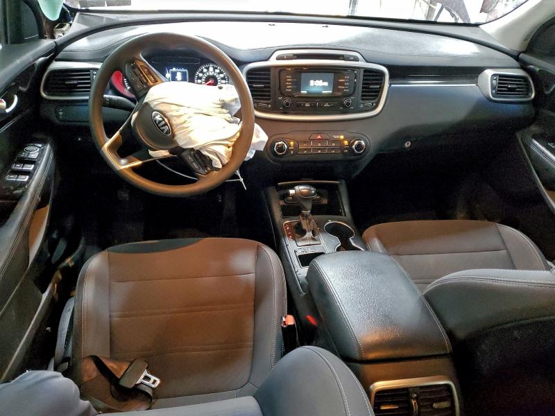 Фото 8 - KIA SORENTO