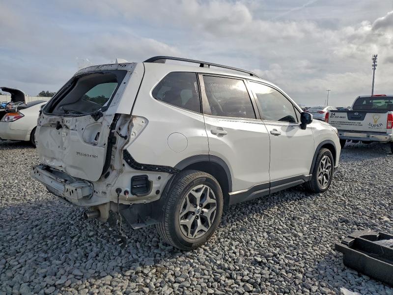 Фото 3 - SUBARU FORESTER