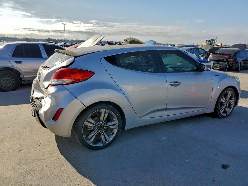 Фото 3 - HYUNDAI VELOSTER