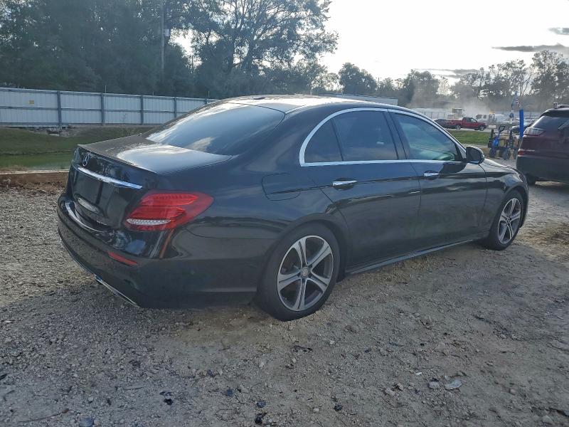 Фото 3 - MERCEDES-BENZ E-CLASS