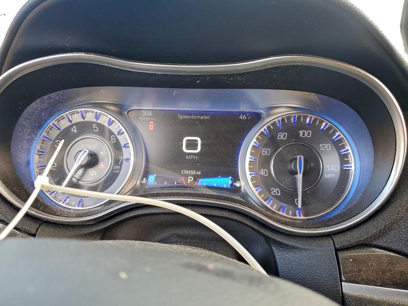 Фото 9 - CHRYSLER 300