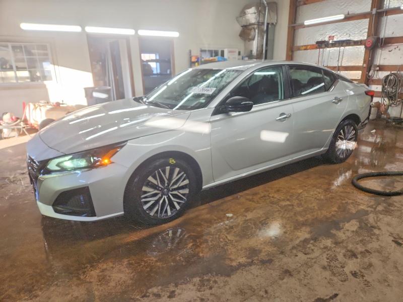 Фото 1 - NISSAN ALTIMA