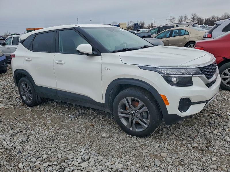 Фото 4 - KIA SELTOS