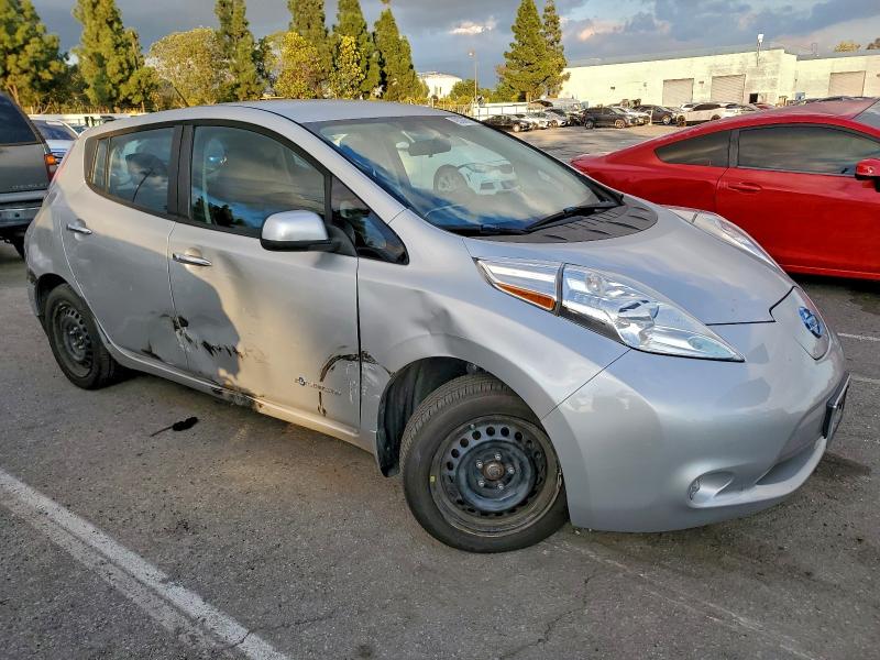 Фото 4 - NISSAN LEAF