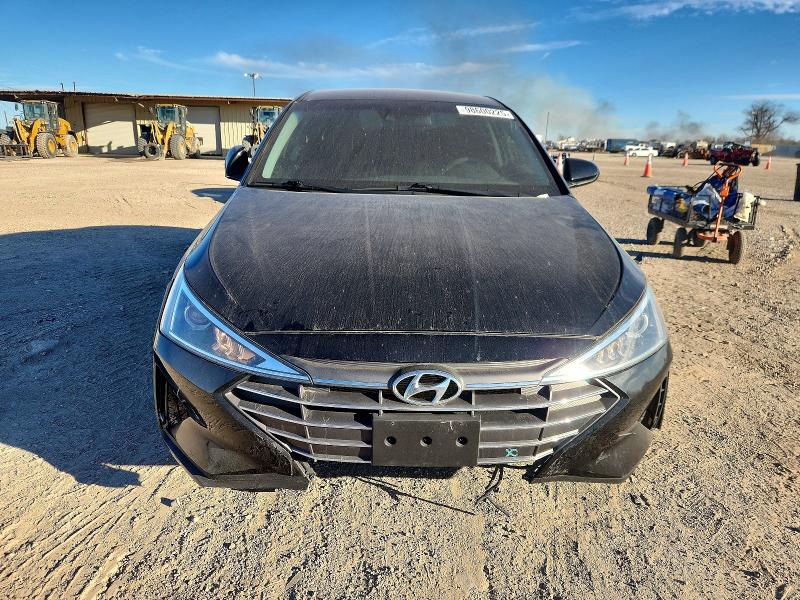 Фото 5 - HYUNDAI ELANTRA