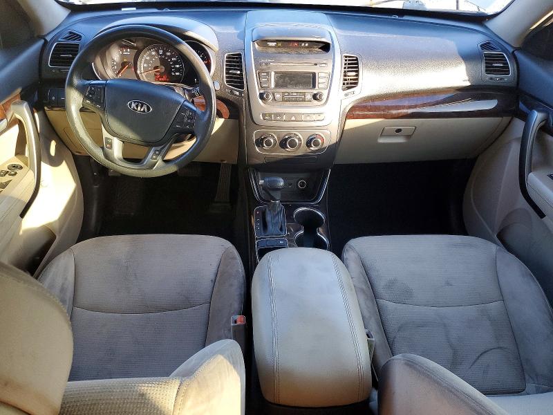 Фото 8 - KIA SORENTO