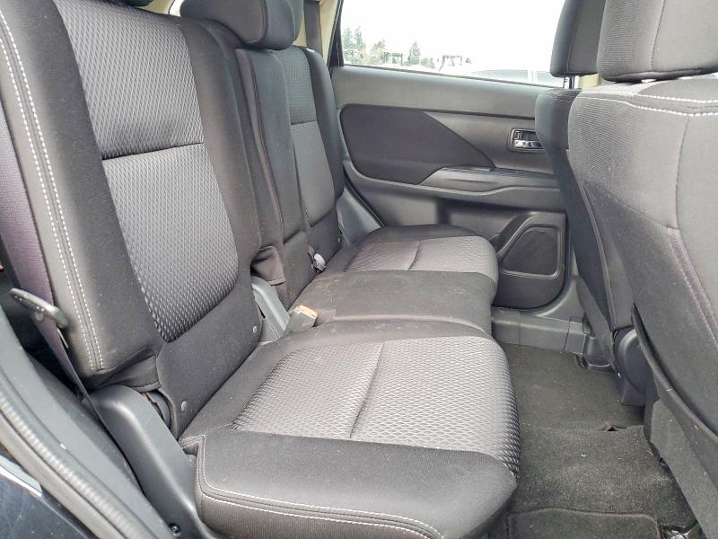 Фото 11 - MITSUBISHI OUTLANDER