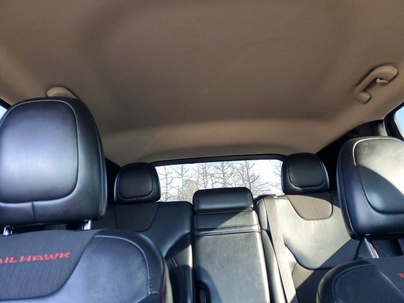 Фото 10 - JEEP CHEROKEE