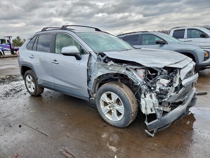 Фото 4 - TOYOTA RAV4