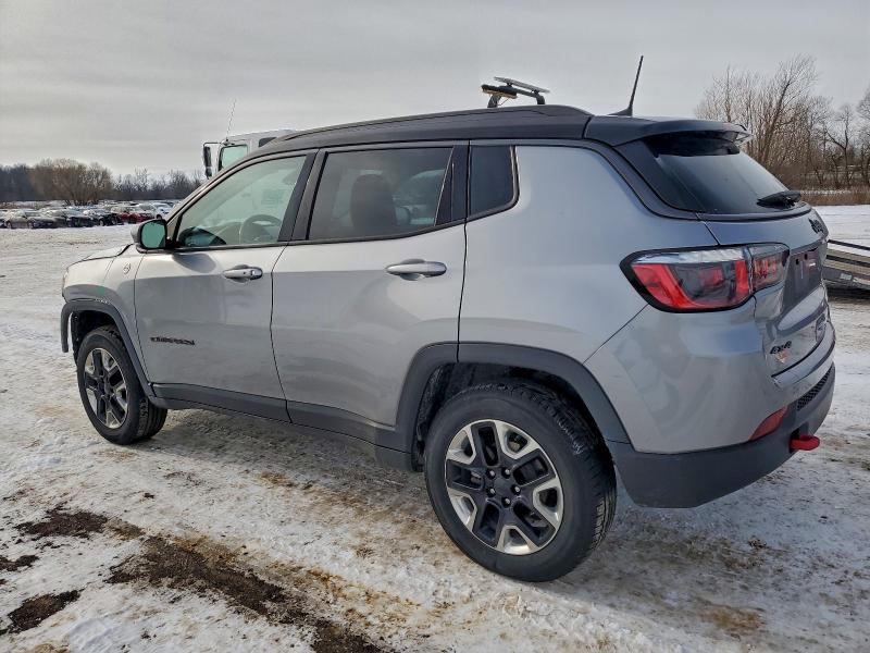 Фото 2 - JEEP COMPASS