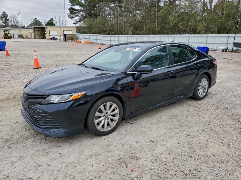 Фото 1 - TOYOTA CAMRY