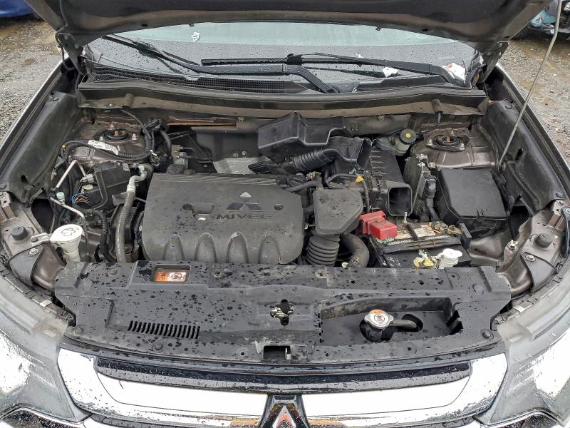 Фото 12 - MITSUBISHI OUTLANDER