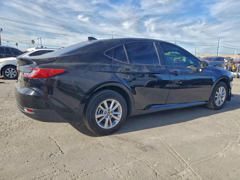 Фото 3 - TOYOTA CAMRY