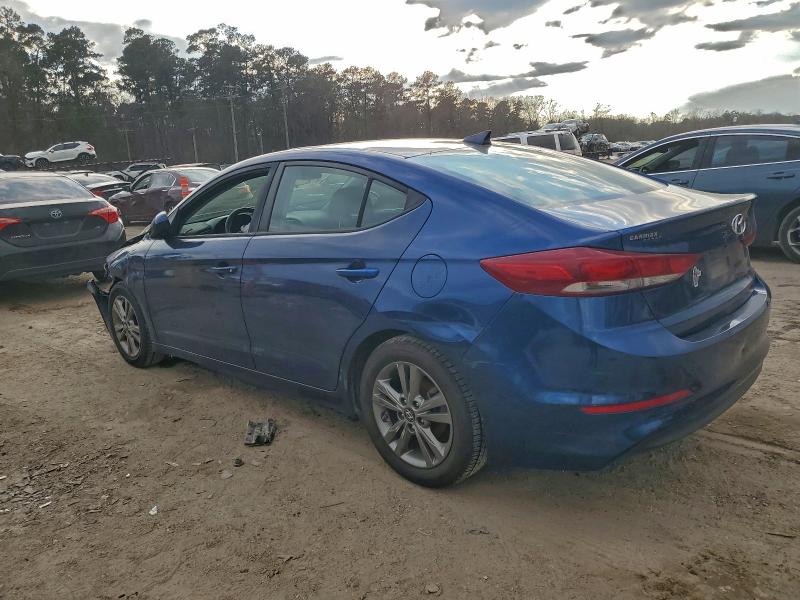 Фото 2 - HYUNDAI ELANTRA