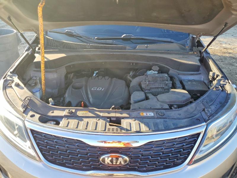 Фото 12 - KIA SORENTO