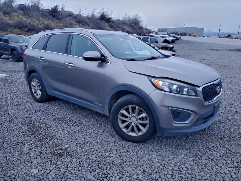 Фото 4 - KIA SORENTO