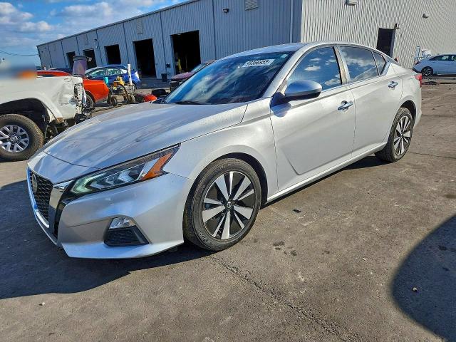 Фото 1 - NISSAN ALTIMA