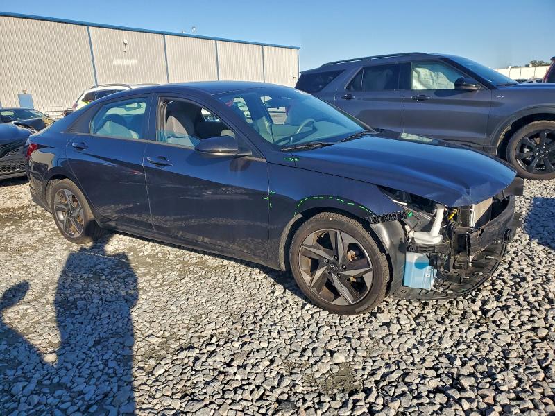 Фото 4 - HYUNDAI ELANTRA