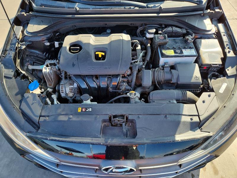 Фото 11 - HYUNDAI ELANTRA