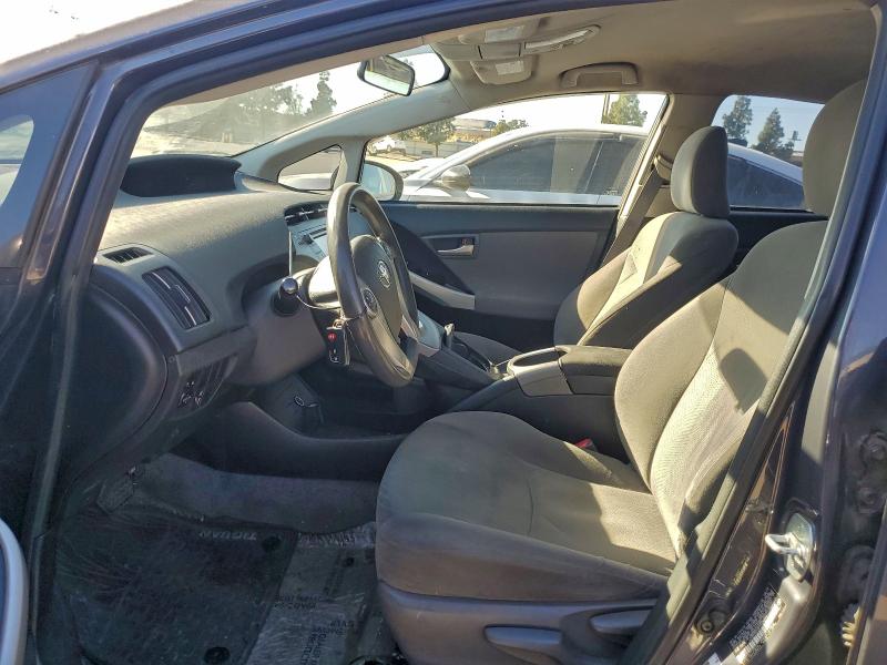 Фото 7 - TOYOTA PRIUS