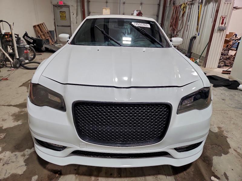 Фото 5 - CHRYSLER 300