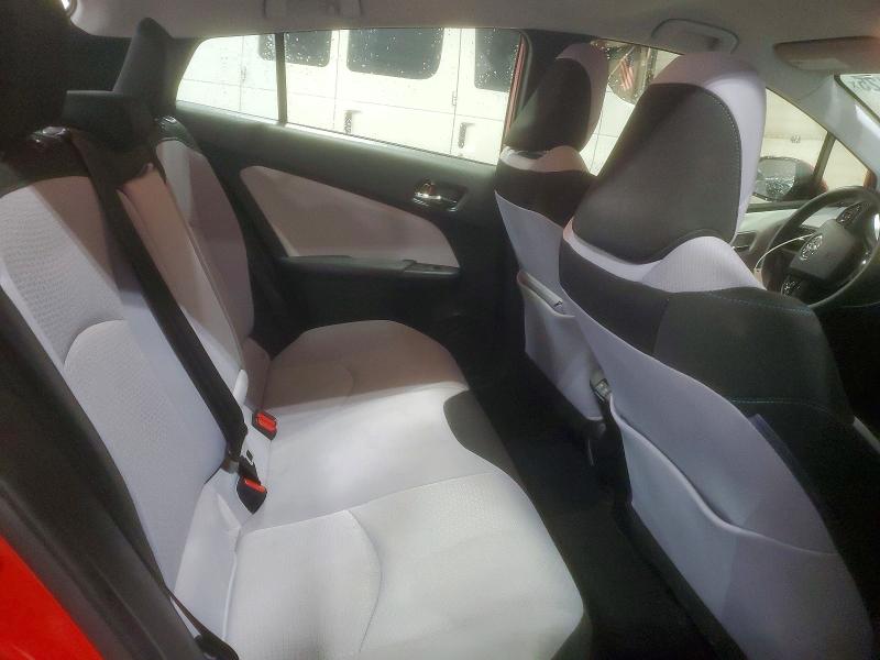 Фото 10 - TOYOTA PRIUS