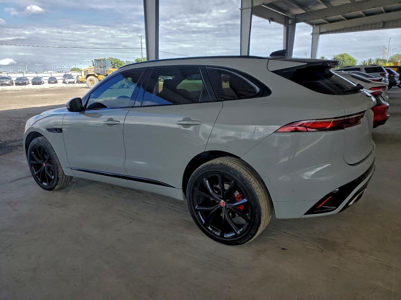 Фото 2 - JAGUAR F-PACE