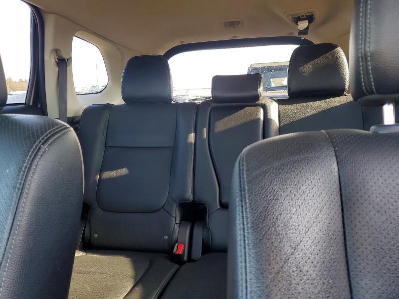 Фото 10 - MITSUBISHI OUTLANDER