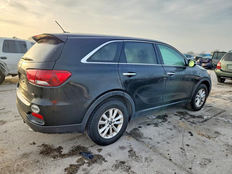 Фото 3 - KIA SORENTO